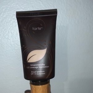 Brand new Tarte Amazonian clay foundation in 12B